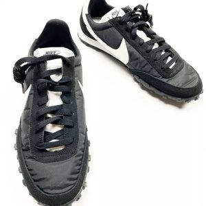 Nike Waffle Racer Black/White Size 9.5